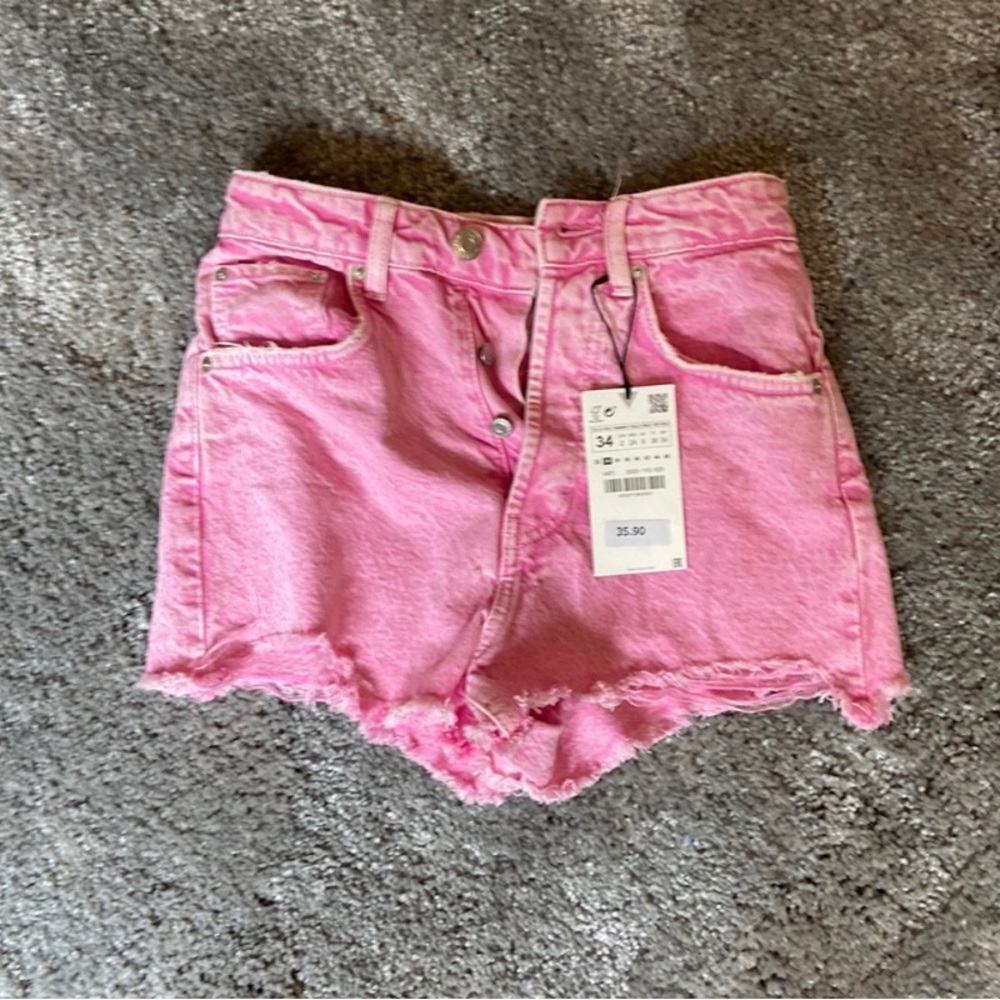 Super cute pink zara jean shorts